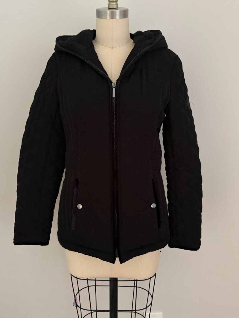 Laundry by Shelli Segal Black Quilted Hooded Jacket Gorpcore Quiet Luxury XS